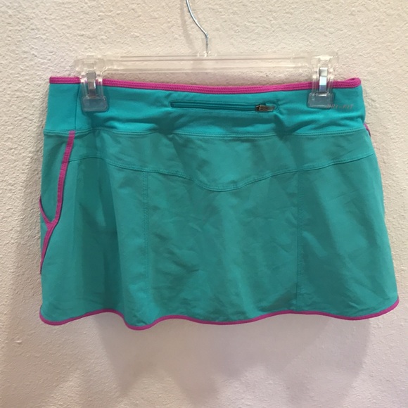 Nike dri-fit running skirt / skort w/pockets - Picture 3 of 4